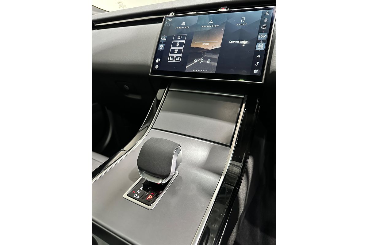 2024 Land Rover Range Rover Velar P250 Dynamic SE L560