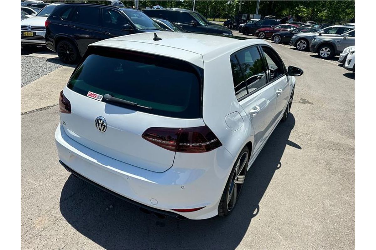 2015 Volkswagen Golf R 7