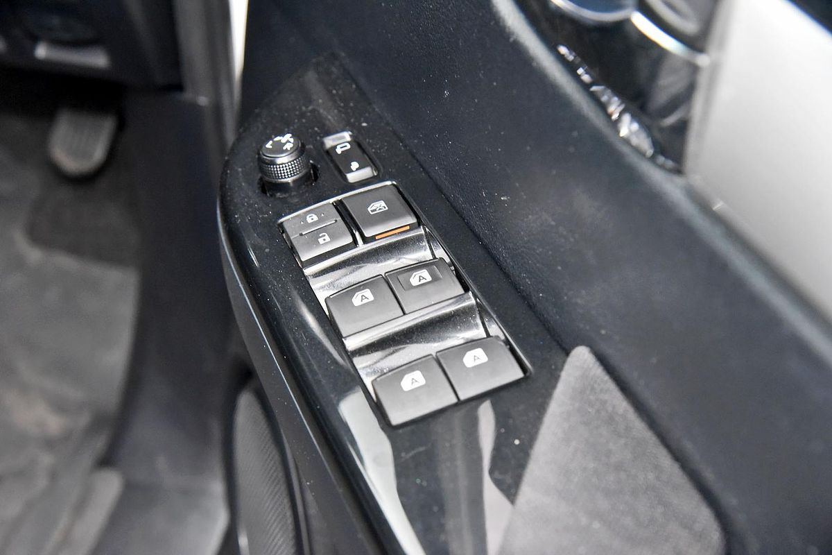 2018 Toyota Hilux SR5 GUN126R 4X4