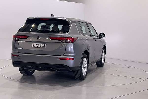 2023 Mitsubishi Outlander ES ZM