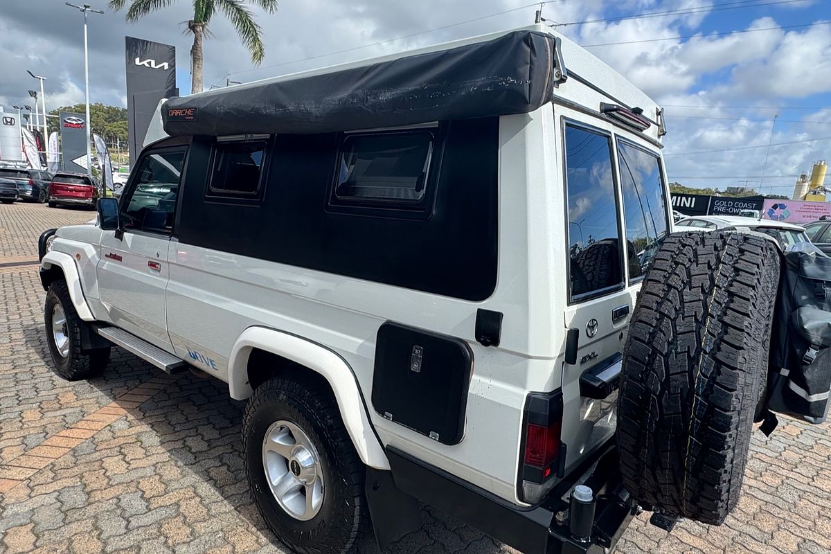 2017 Toyota Landcruiser GXL Troopcarrier VDJ78R