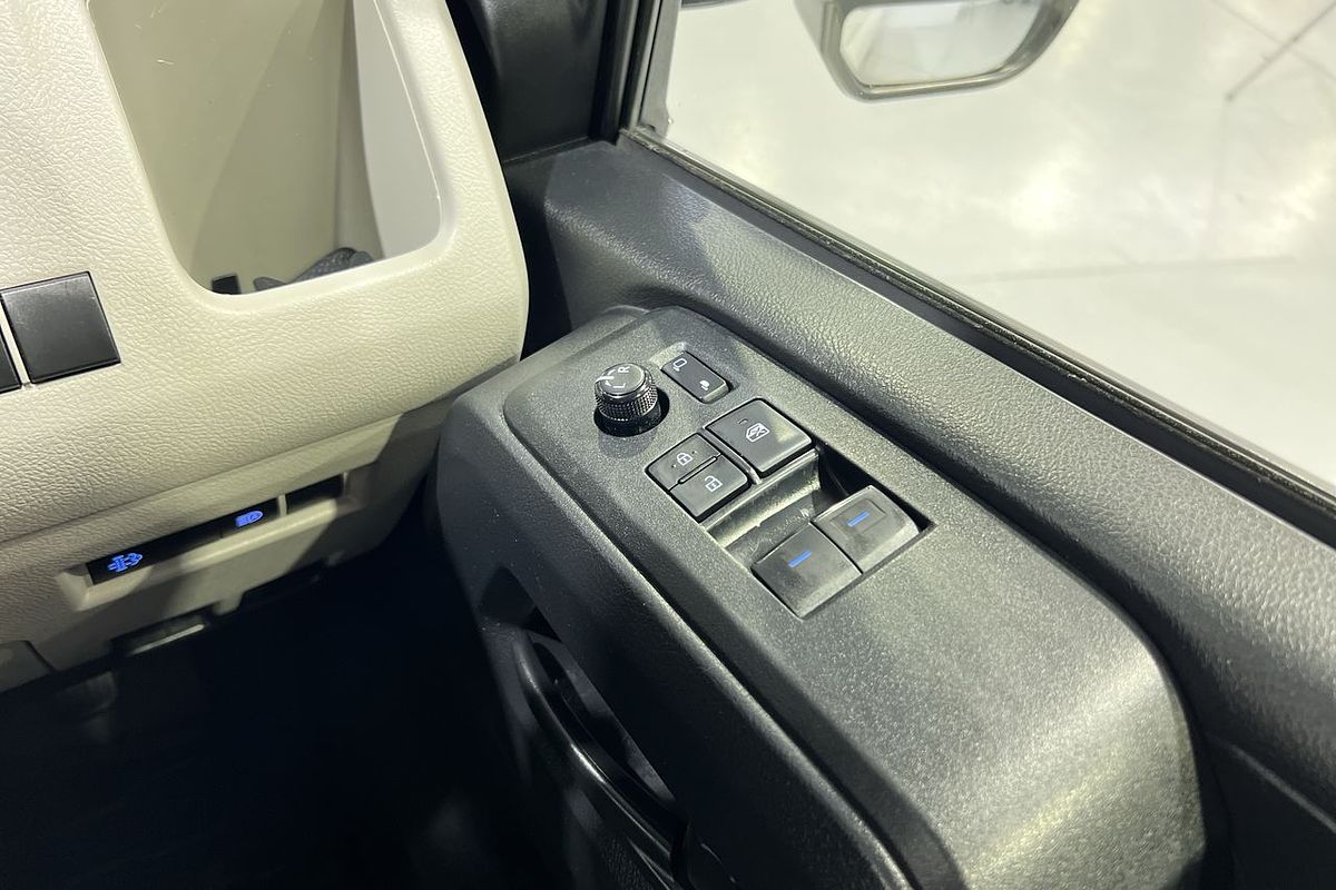 2019 Toyota Hiace Commuter GDH322R