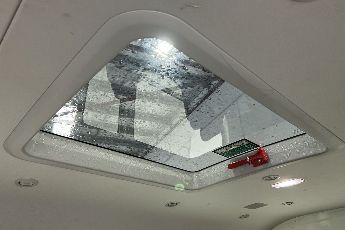 2019 Toyota Hiace Commuter GDH322R