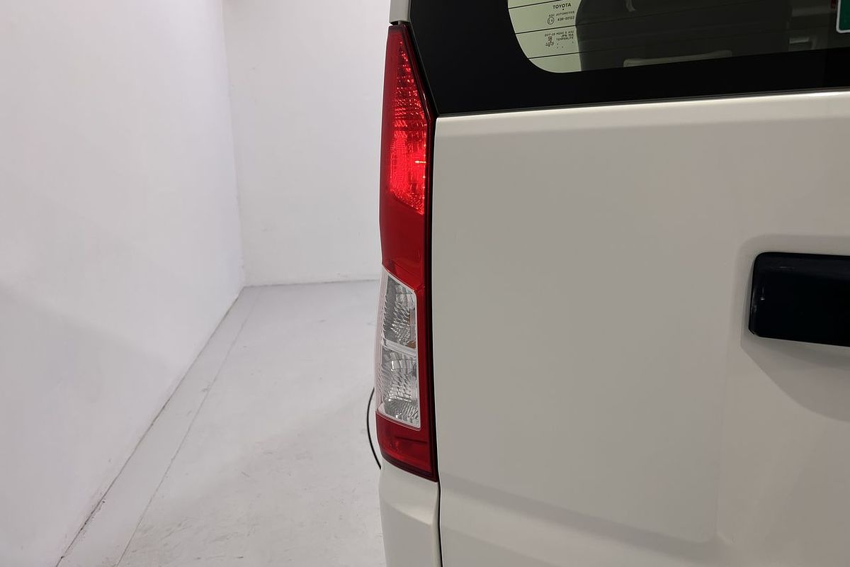 2019 Toyota Hiace Commuter GDH322R