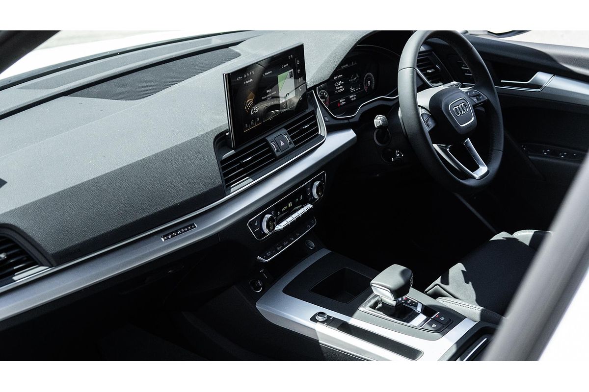 2024 Audi Q5 45 TFSI Sport FY