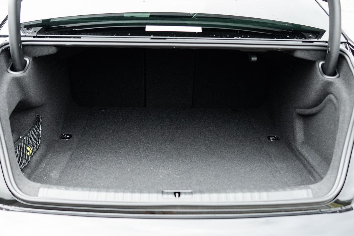 2024 Audi A6 40 TFSI S line C8