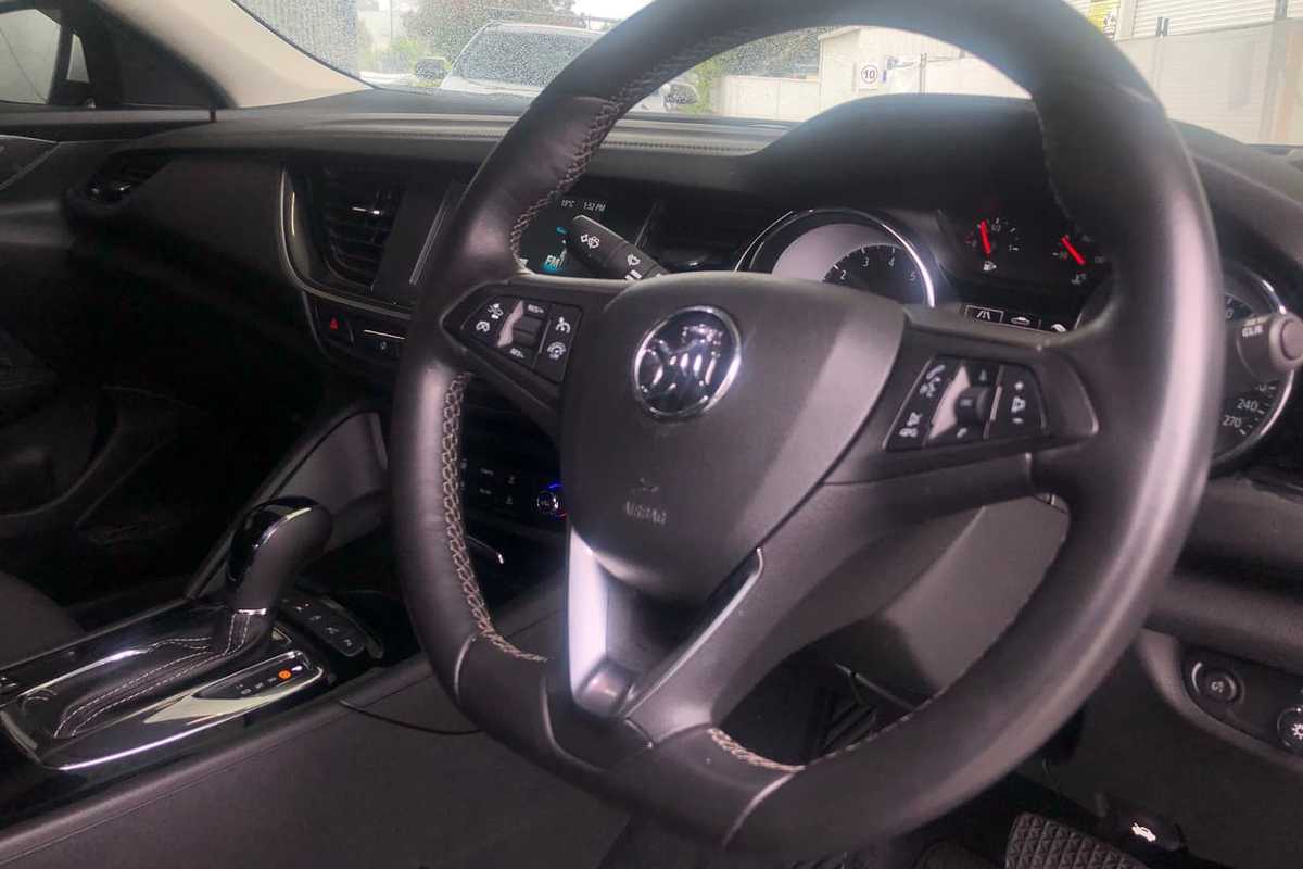 2018 Holden COMMODORE RS ZB