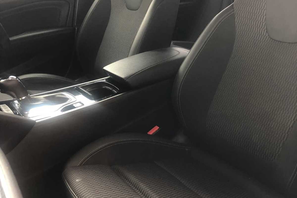 2018 Holden COMMODORE RS ZB