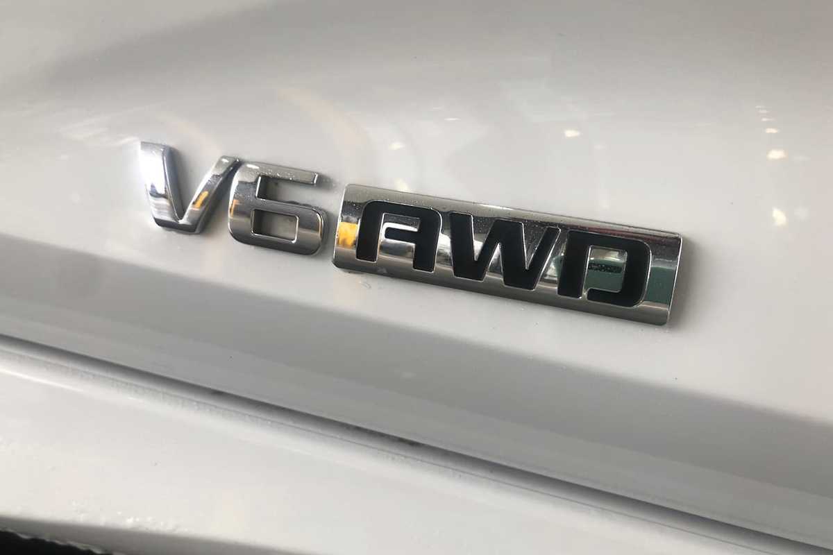 2018 Holden COMMODORE RS ZB