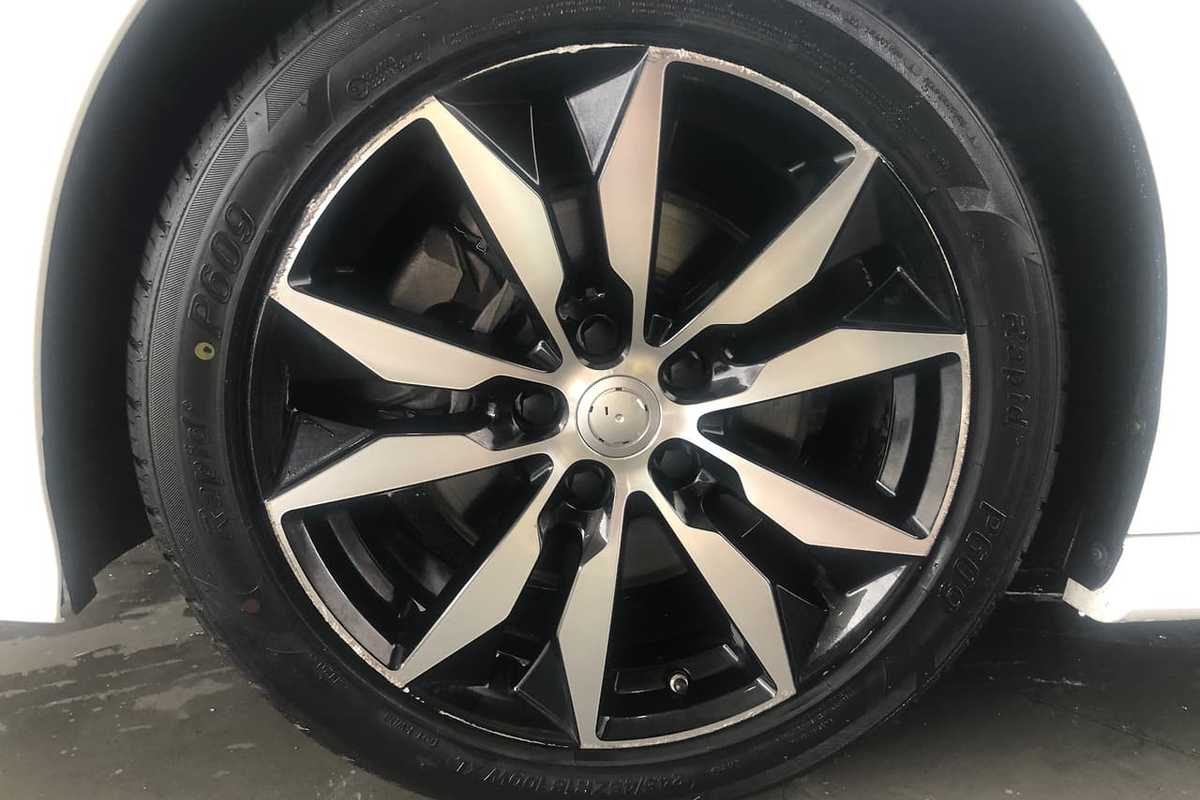 2018 Holden COMMODORE RS ZB