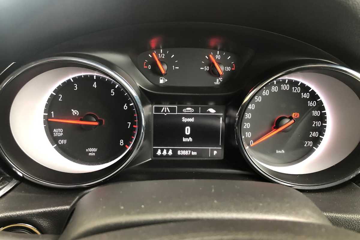2018 Holden COMMODORE RS ZB