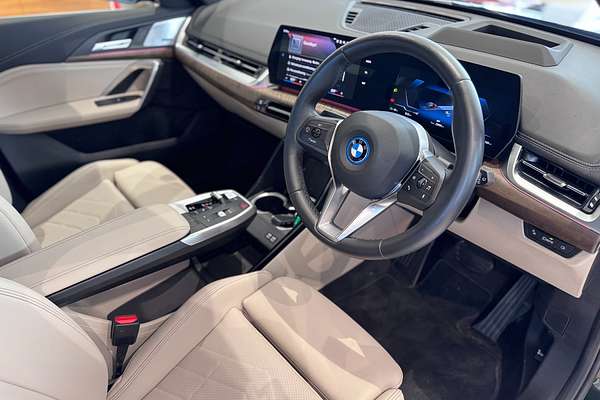 2023 BMW iX1 xDrive30 xLine U11