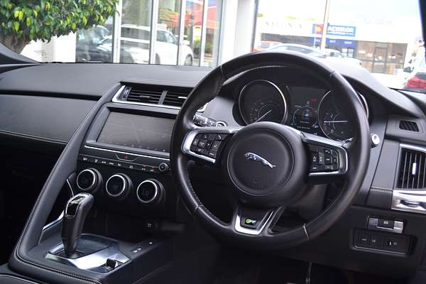 2018 Jaguar E-PACE P300 R-Dynamic SE X540