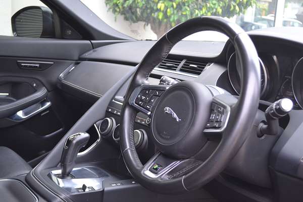 2018 Jaguar E-PACE P300 R-Dynamic SE X540