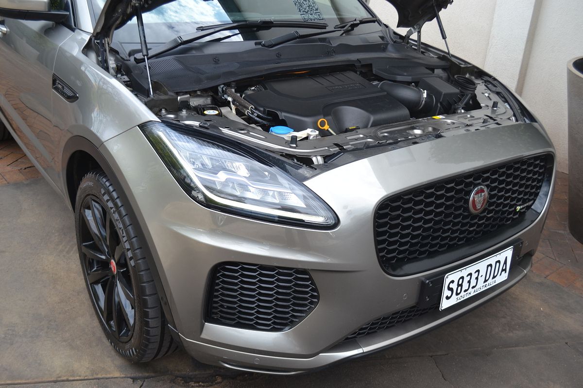 2018 Jaguar E-PACE P300 R-Dynamic SE X540