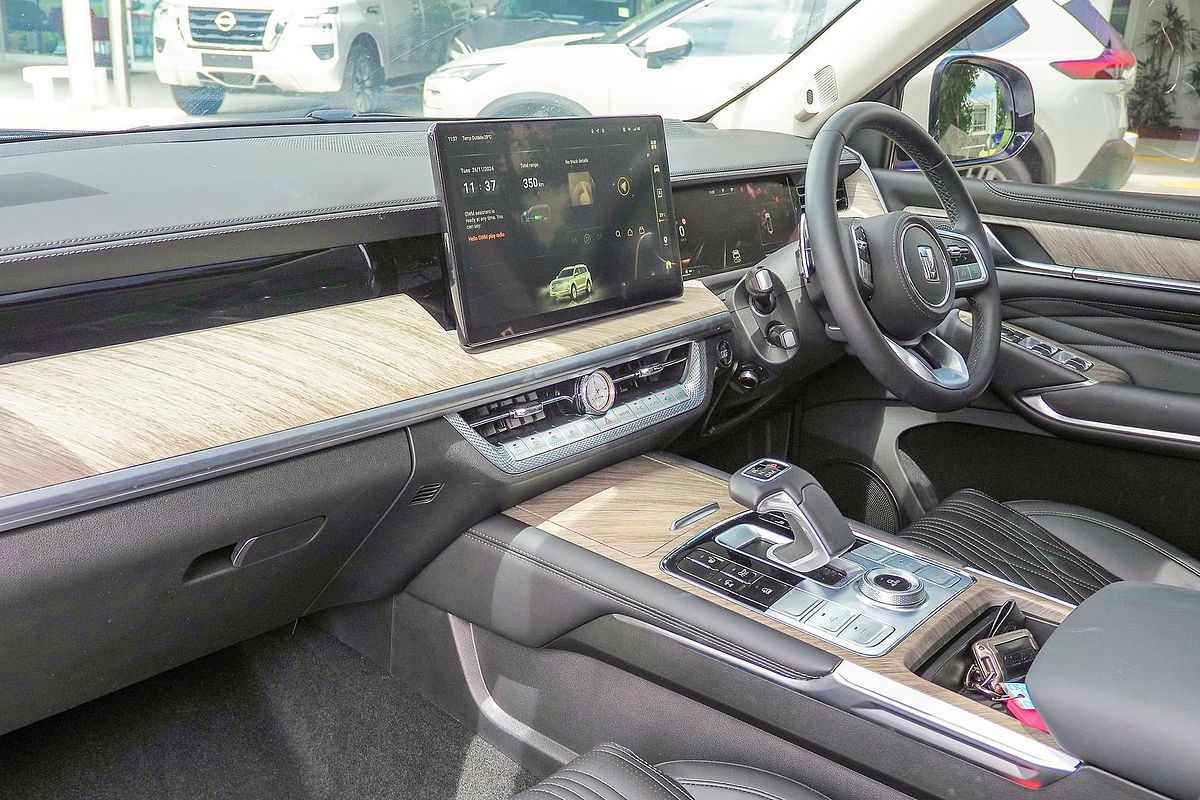 2024 GWM Tank 500 Lux Hybrid P03