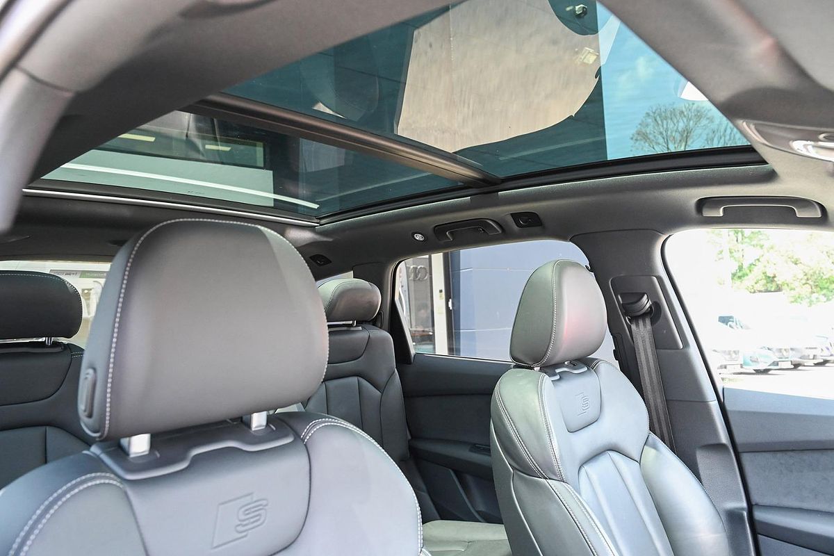 2023 Audi Q7 55 TFSI S line 4M