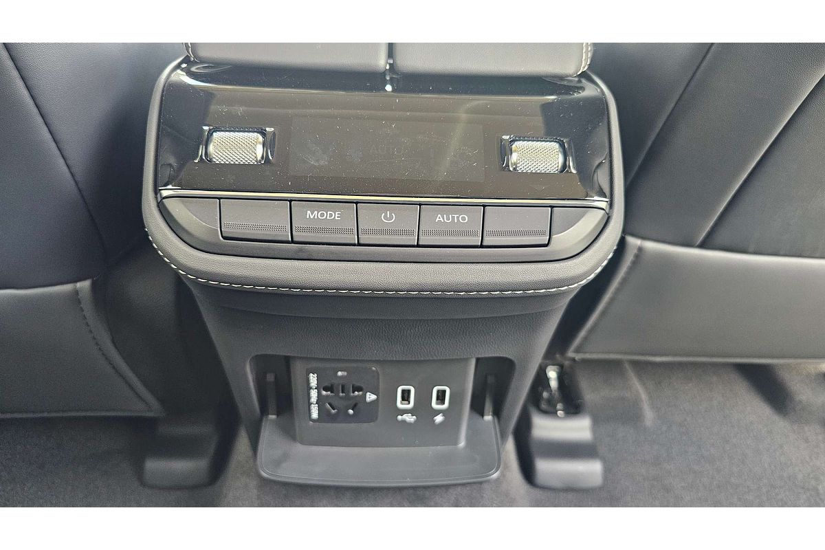2024 LDV D90 Executive SV9A