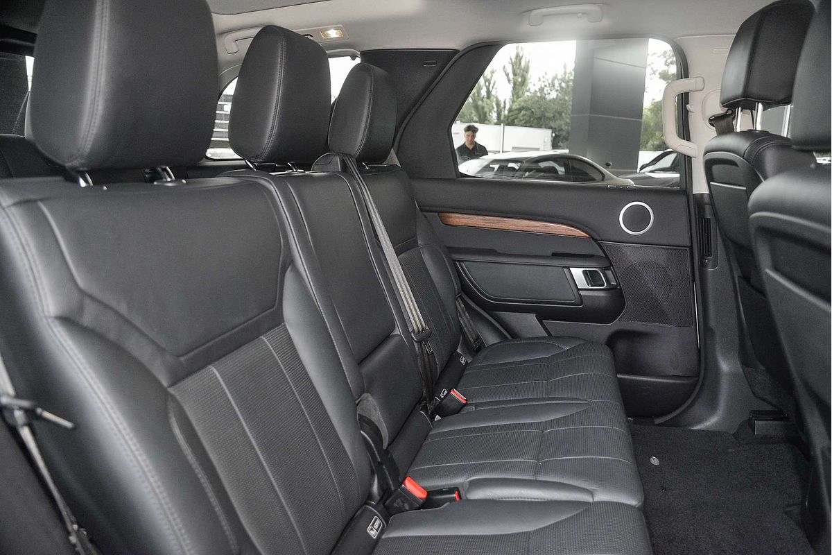 2017 Land Rover Discovery TD6 HSE Series 5