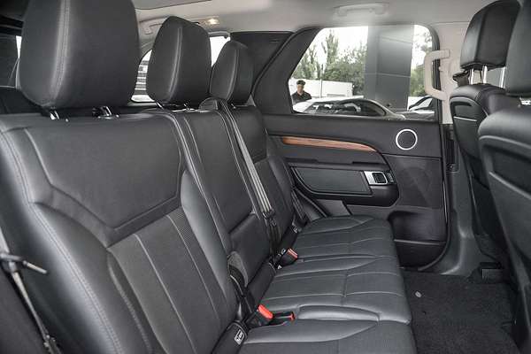 2017 Land Rover Discovery TD6 HSE Series 5