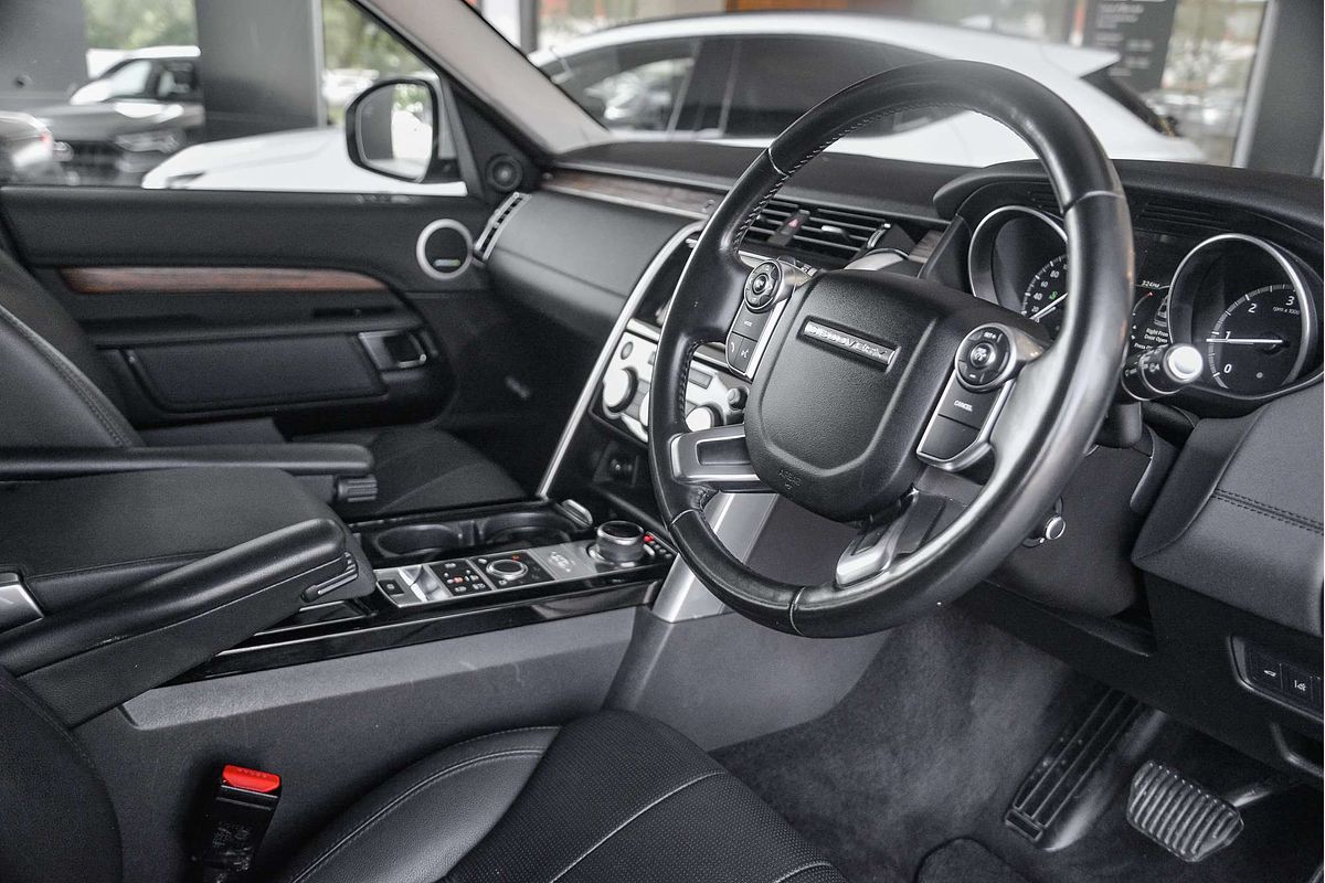 2017 Land Rover Discovery TD6 HSE Series 5