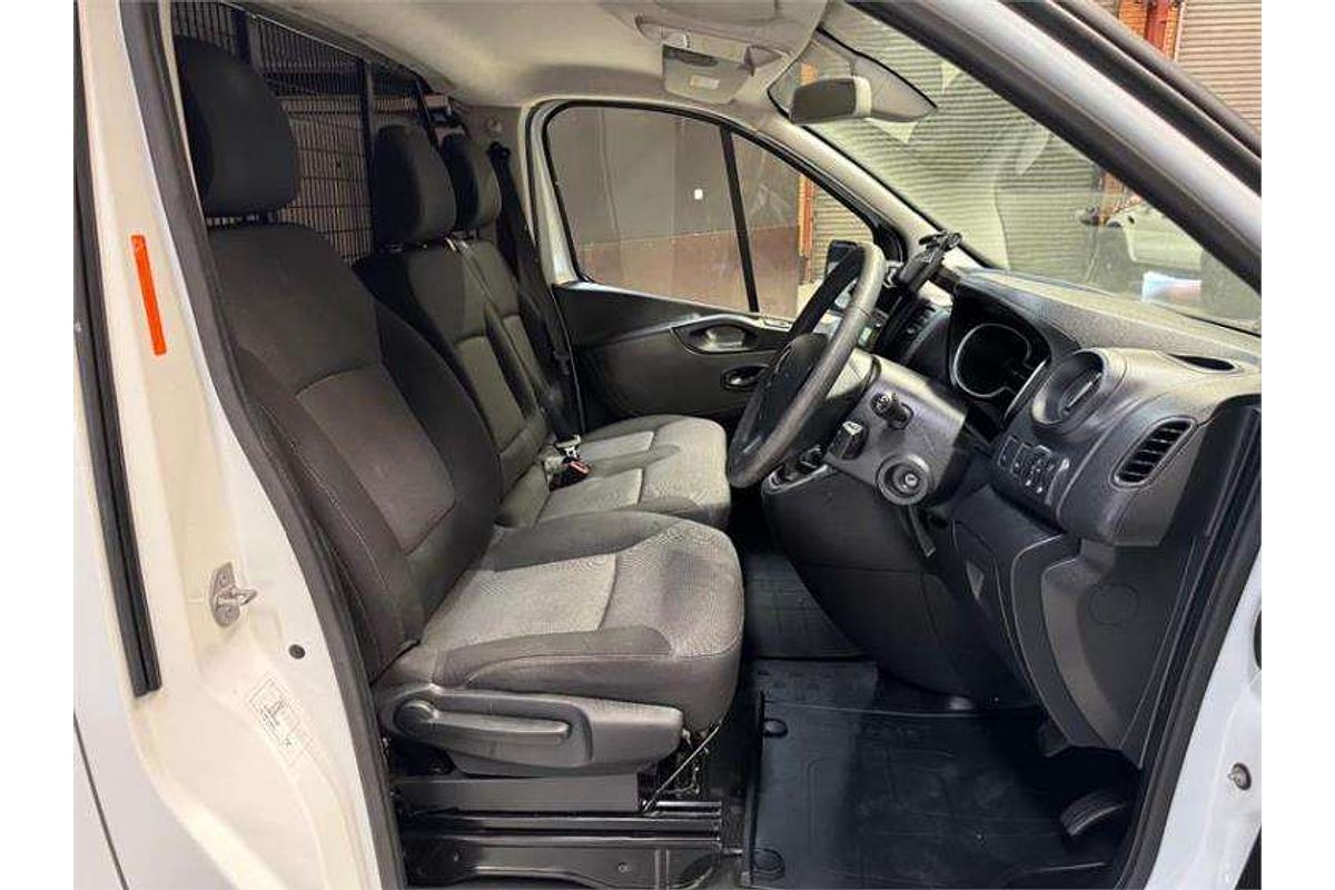 2020 Mitsubishi Express GLX SN LWB