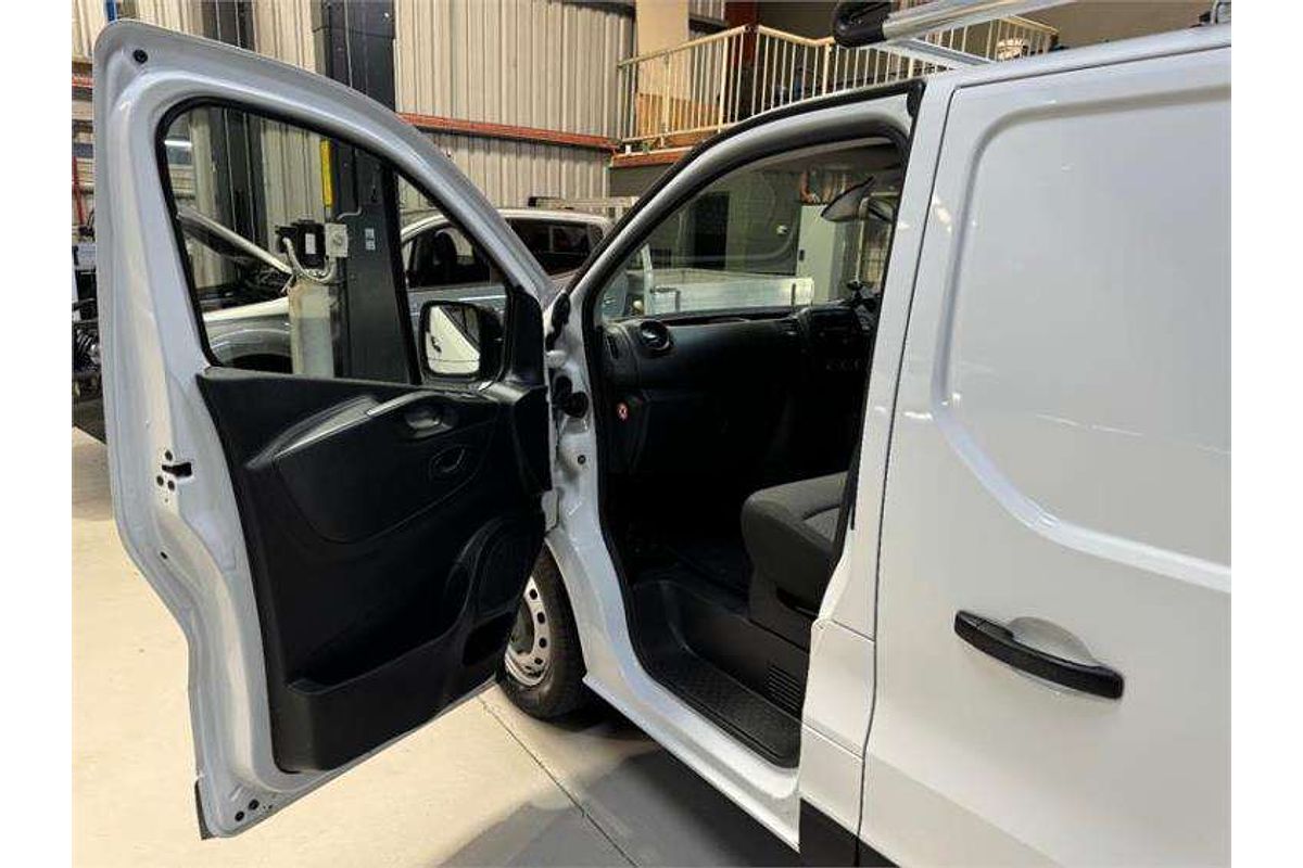 2020 Mitsubishi Express GLX SN LWB