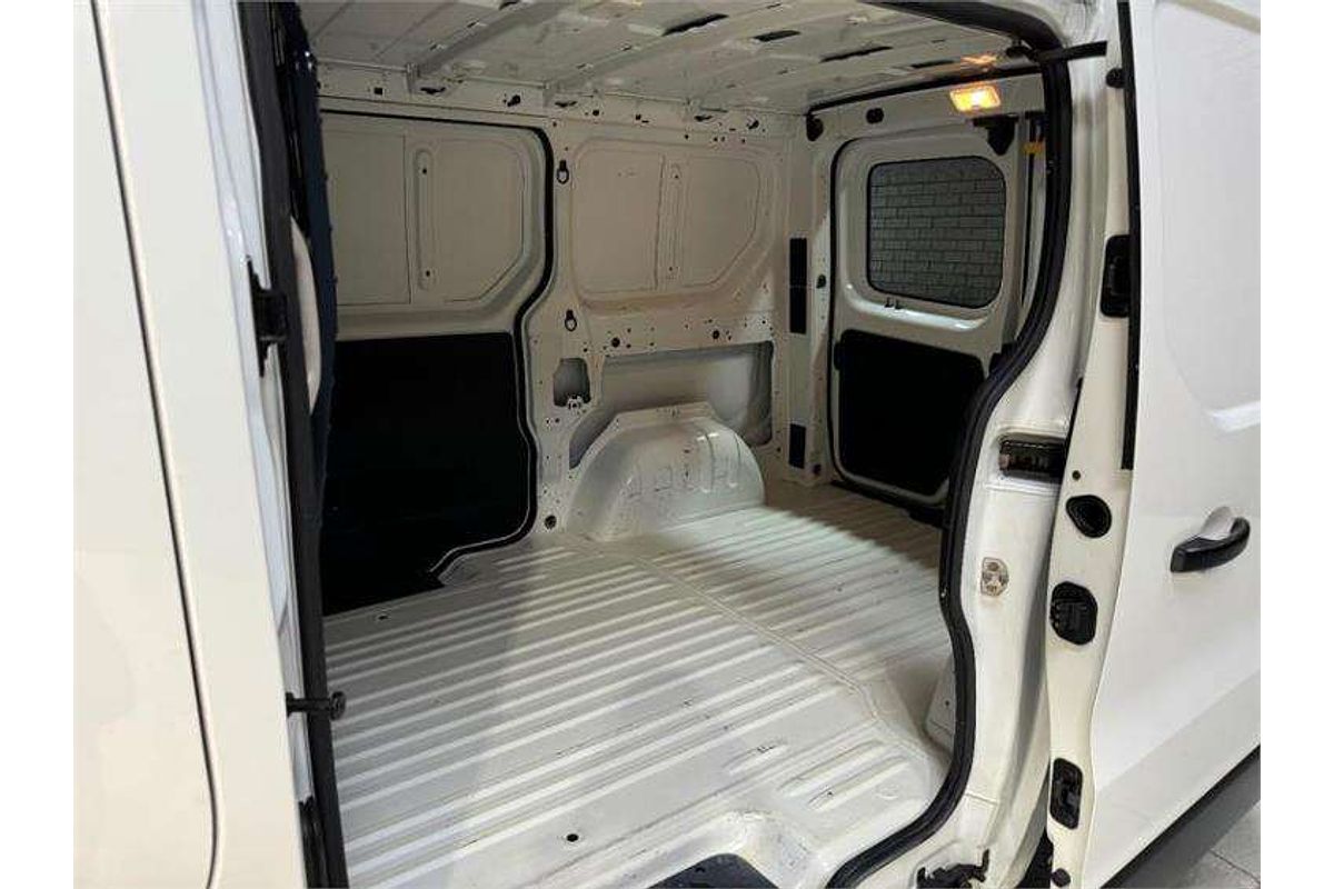 2020 Mitsubishi Express GLX SN LWB