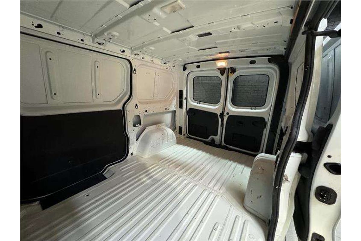 2020 Mitsubishi Express GLX SN LWB