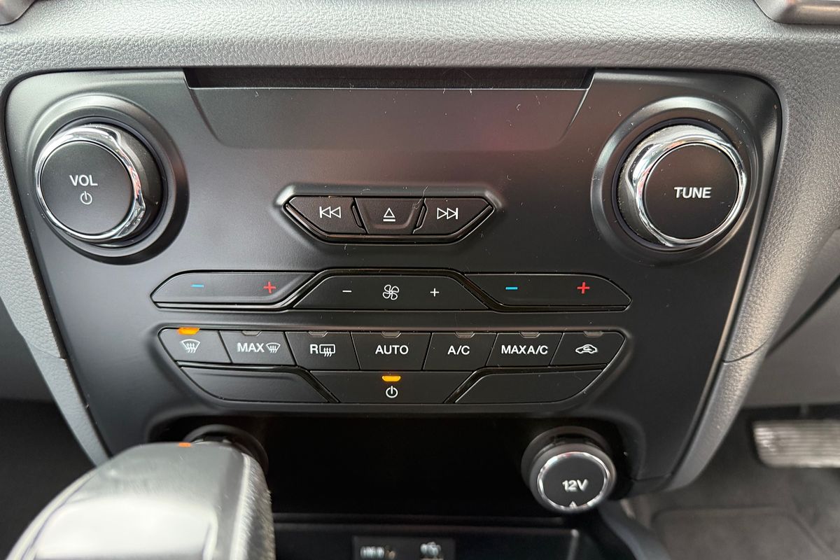 2015 Ford Everest Trend UA
