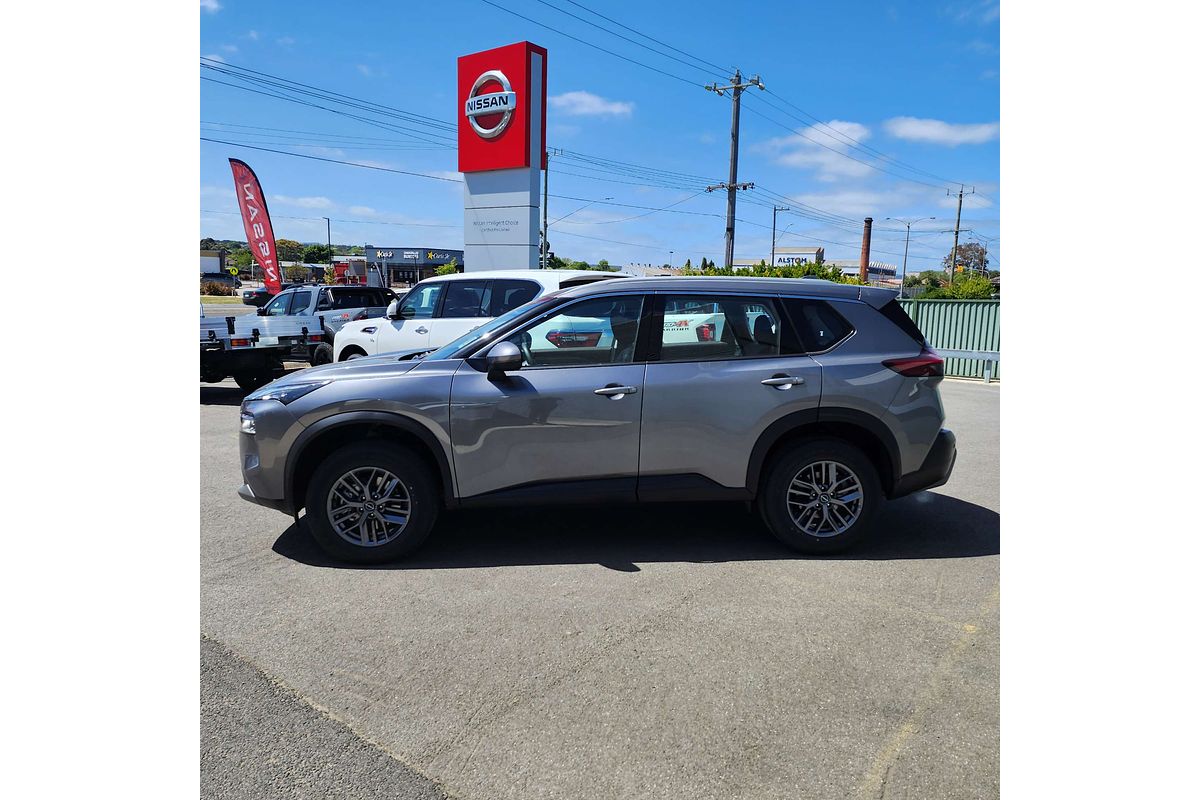 2024 Nissan X-TRAIL ST T33