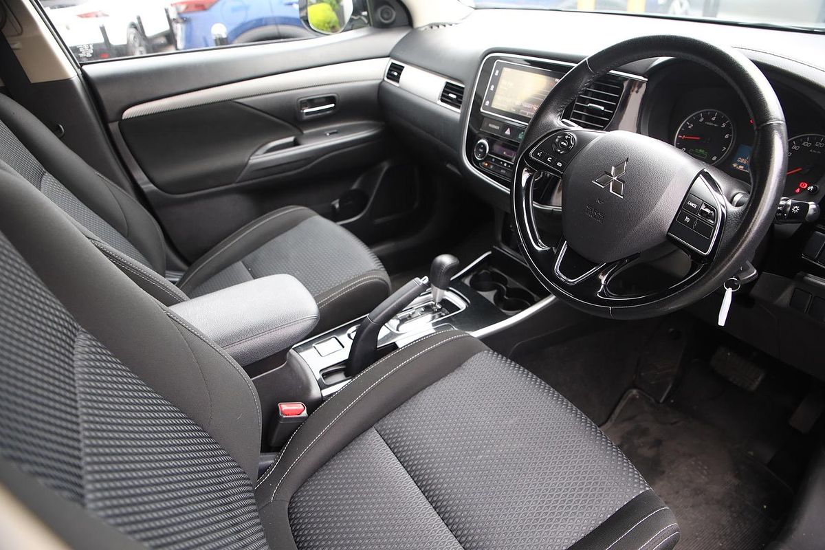 2017 Mitsubishi Outlander LS ZK