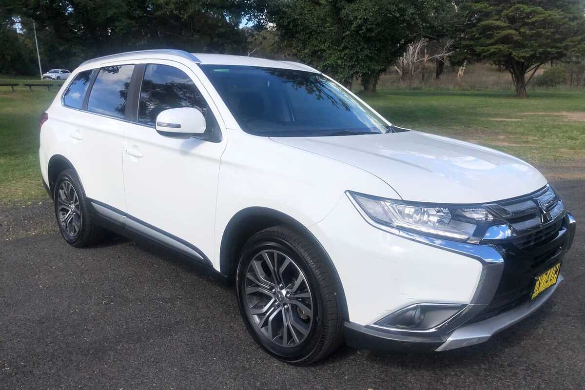 2017 Mitsubishi OUTLANDER LS Safety Pack ZK