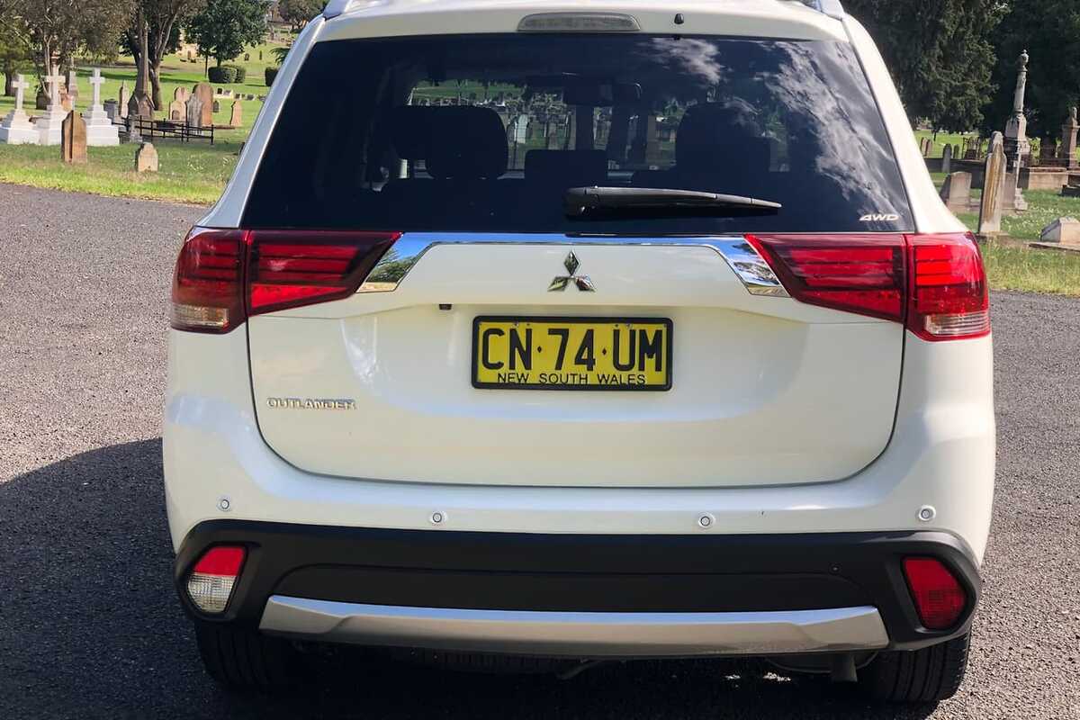 2017 Mitsubishi OUTLANDER LS Safety Pack ZK