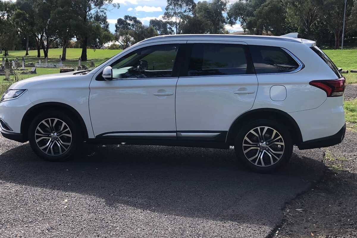 2017 Mitsubishi OUTLANDER LS Safety Pack ZK