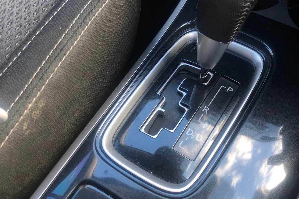 2017 Mitsubishi OUTLANDER LS Safety Pack ZK