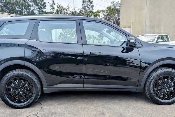 2024 Mahindra XUV700 AX7L Black Edition