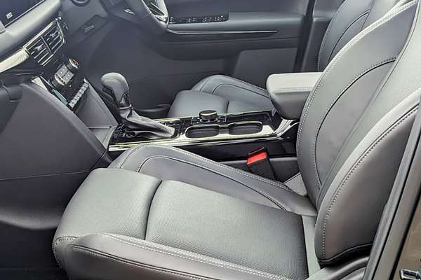 2024 Mahindra XUV700 AX7L Black Edition