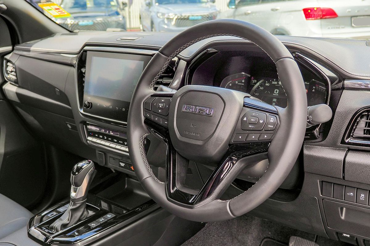 2024 Isuzu D-MAX BLADE 4X4