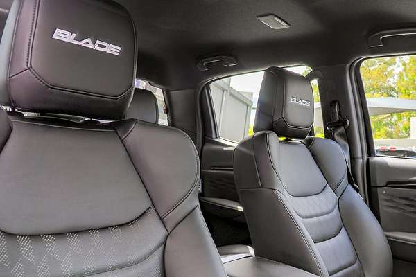 2024 Isuzu D-MAX BLADE 4X4