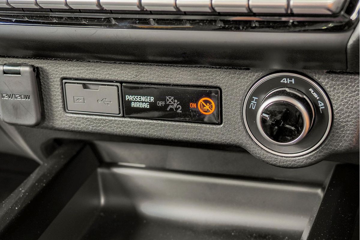 2024 Isuzu D-MAX BLADE 4X4