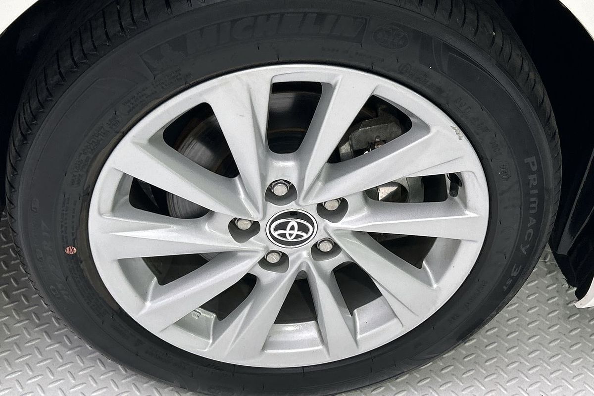 2021 Toyota Camry Ascent AXVH70R