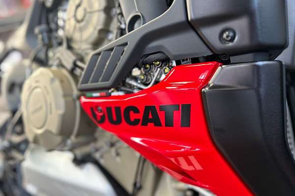 2025 Ducati STREETFIGHTER V4S