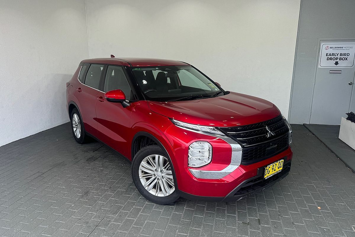 2022 Mitsubishi Outlander ES ZM