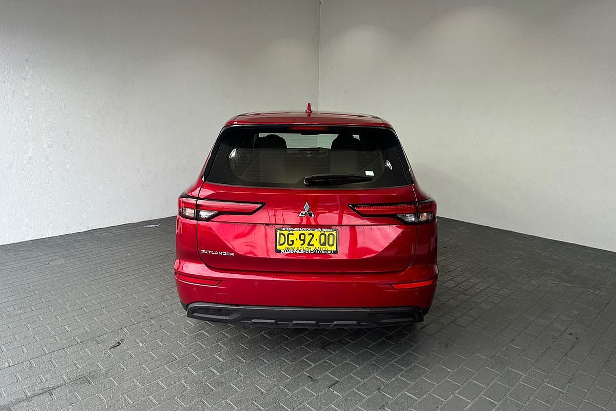 2022 Mitsubishi Outlander ES ZM