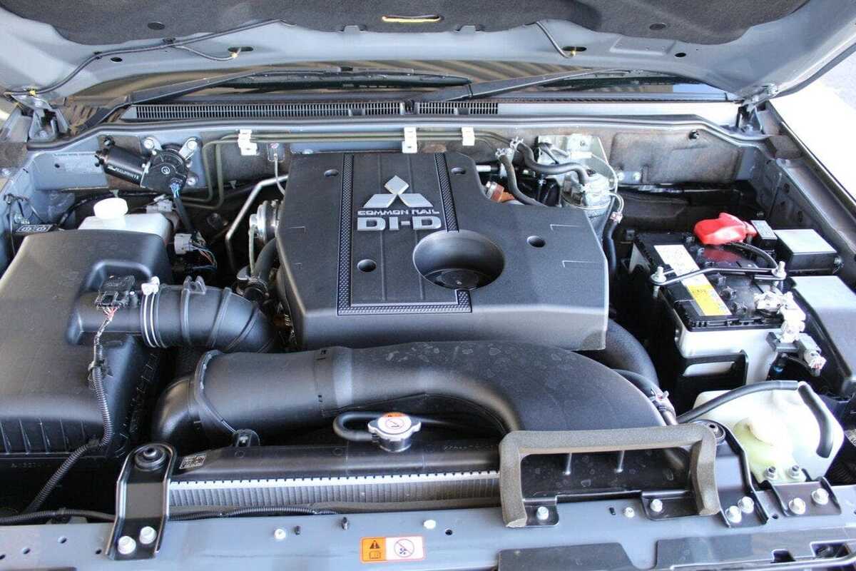 2017 Mitsubishi PAJERO GLX NX