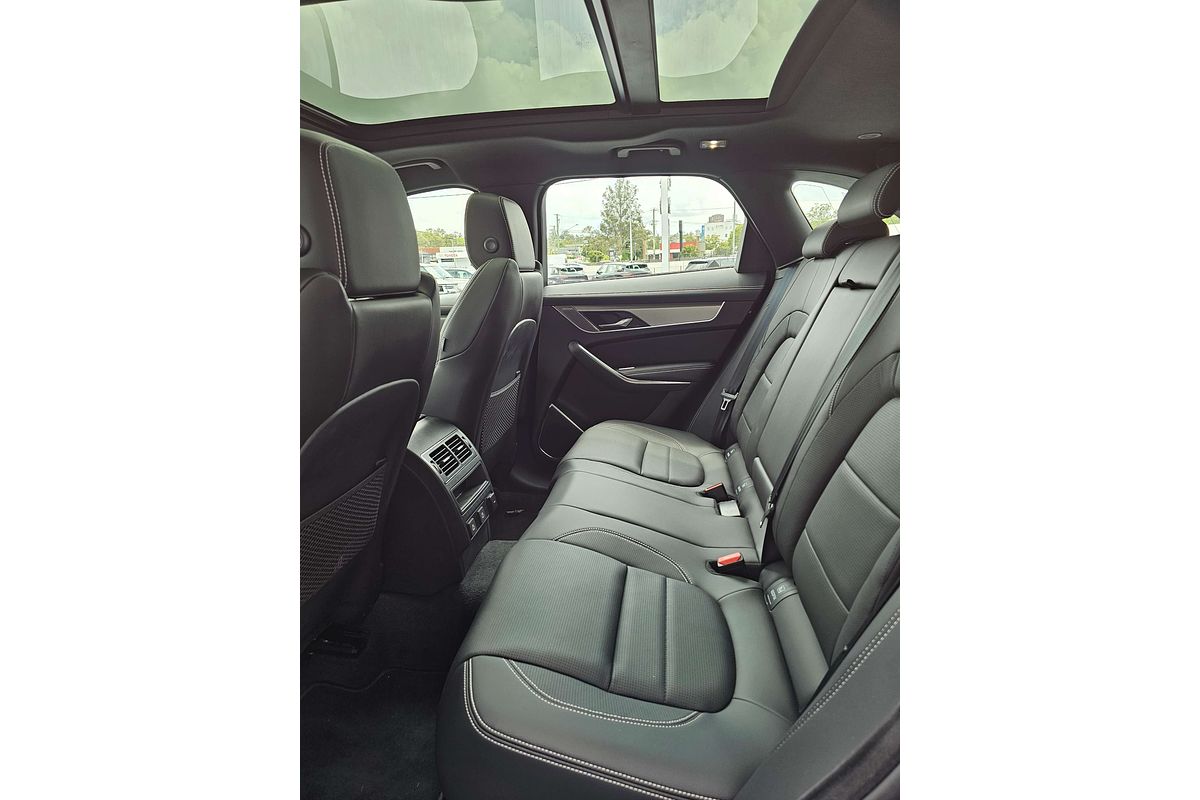 2024 Jaguar F-PACE P250 R-Dynamic SE X761