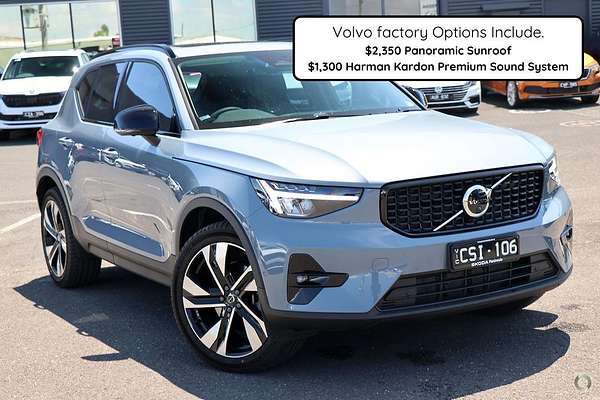 2023 Volvo XC40 Ultimate B5 Dark