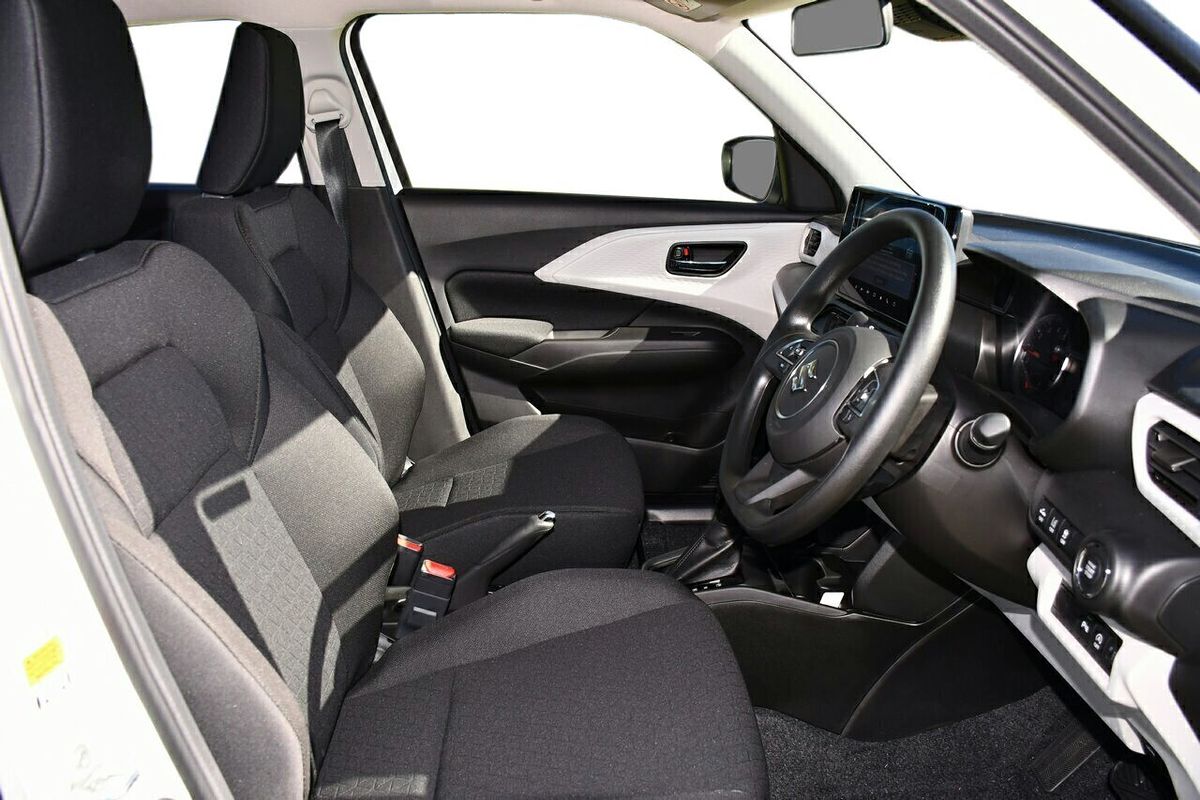 2024 Suzuki Swift Hybrid UZ