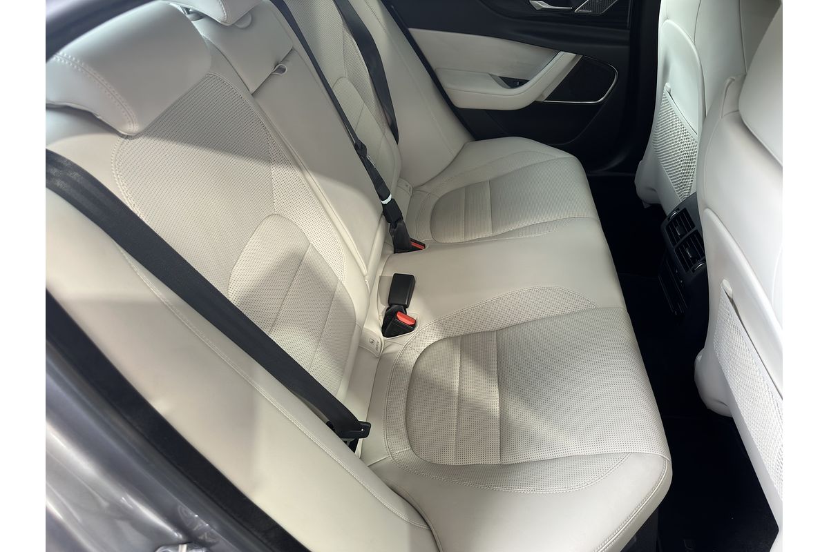 2022 Jaguar XE P300 R-Dynamic HSE X760
